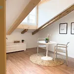 Gozzi 4 Tirabora Short Rent דירה *