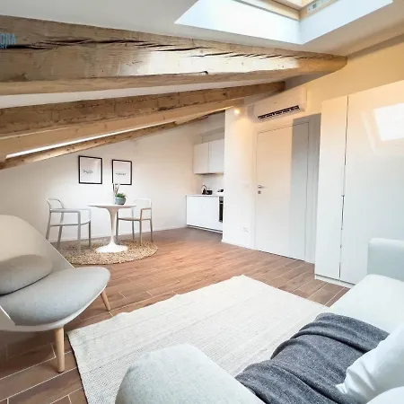 Gozzi 4 Tirabora Short Rent Daire Trieste