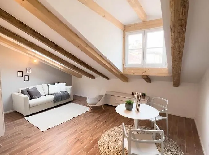 Gozzi 4 Tirabora Short Rent 公寓